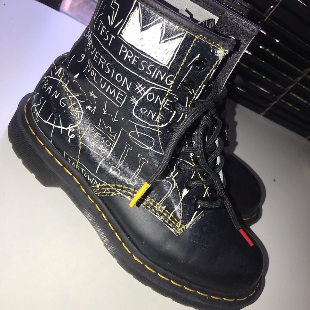 BASQUIAT DR. MARTENS SIZE 9 GREAT CONDITION BARLEY WORN